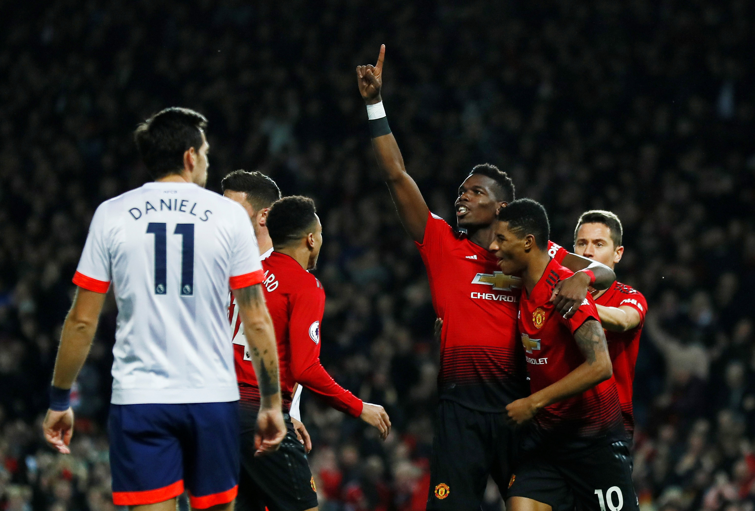 经坚定地走 经坚定地走